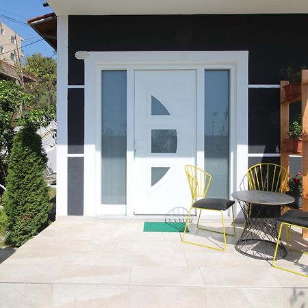 Alis Apartments Sarande Exterior photo