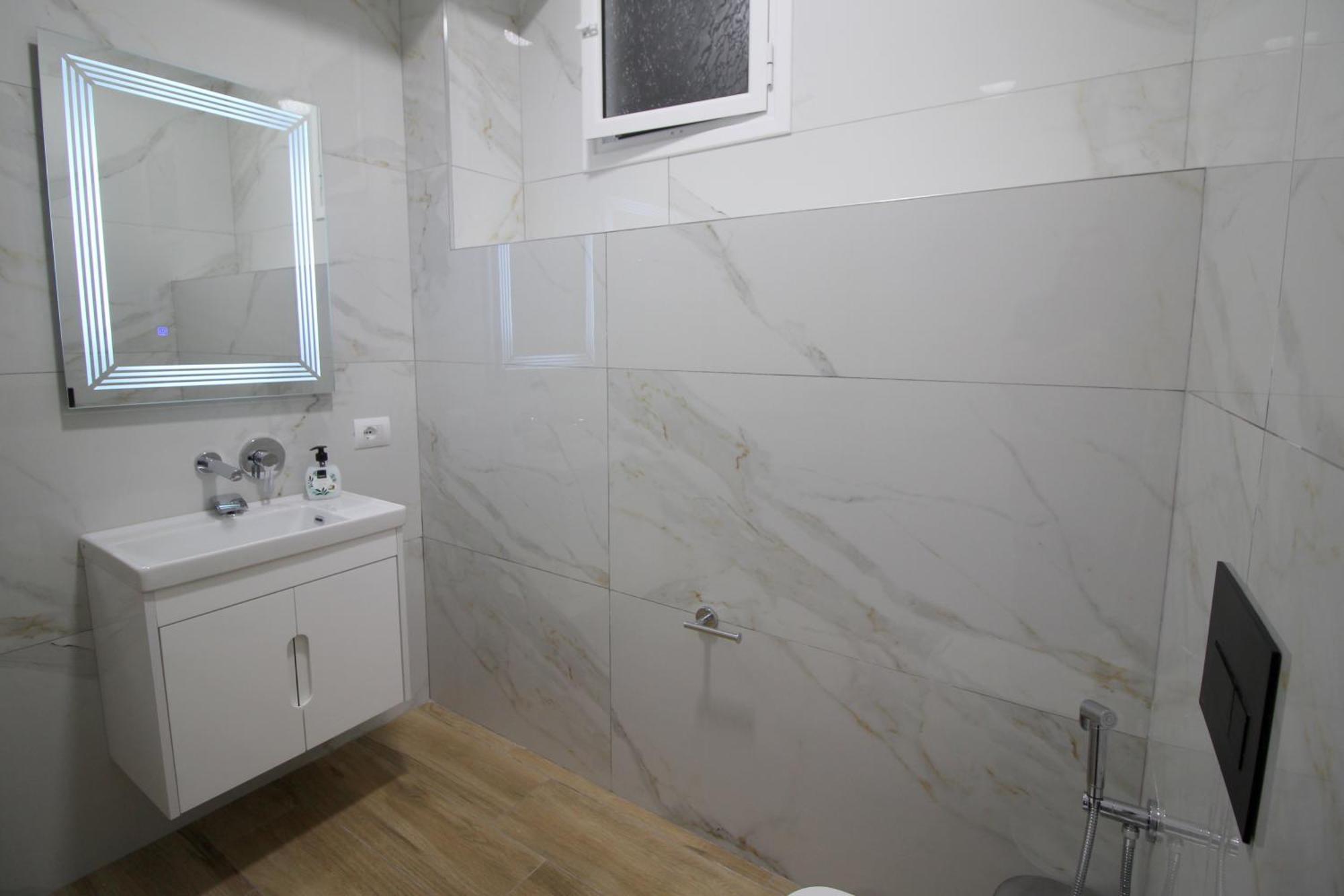 Alis Apartments Sarande Exterior photo