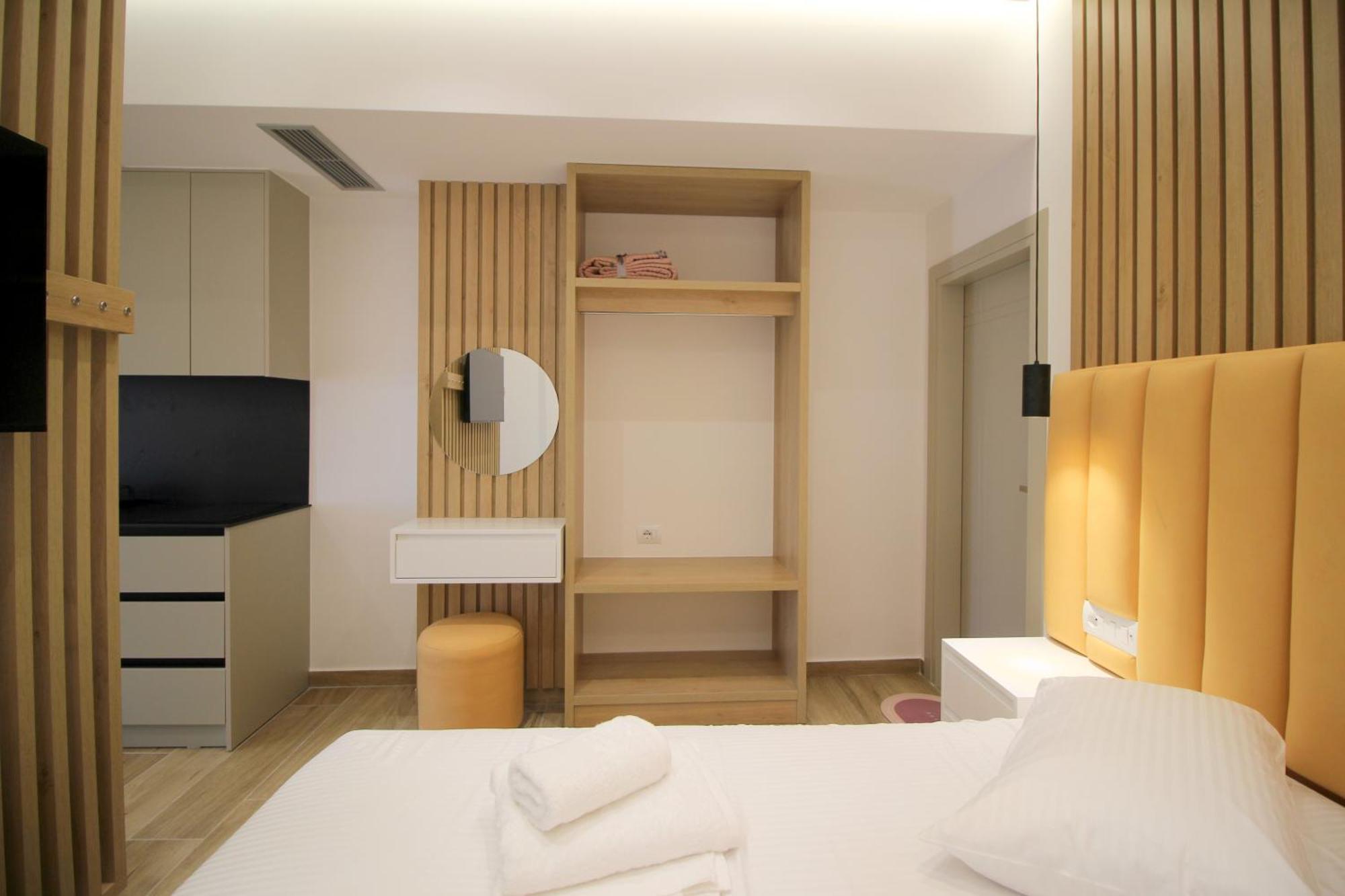 Alis Apartments Sarande Exterior photo