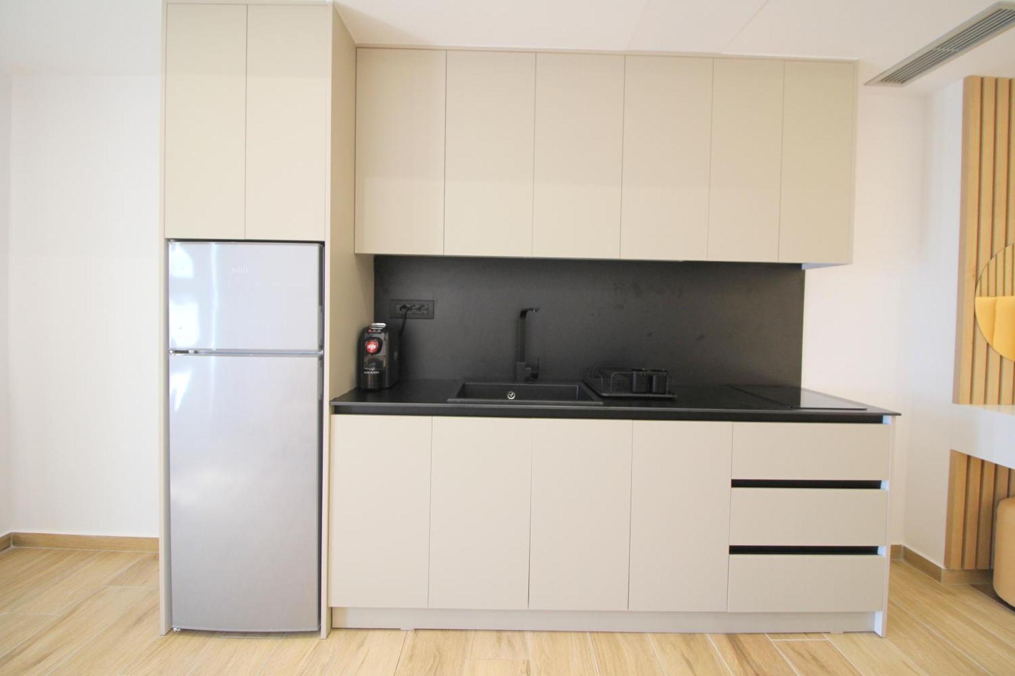 Alis Apartments Sarande Exterior photo